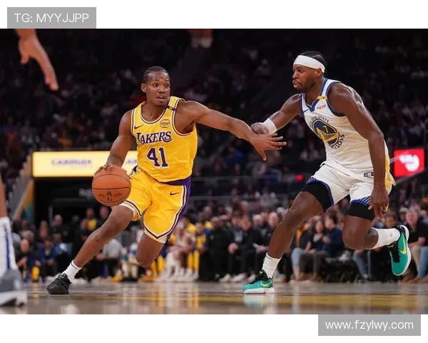 洛杉矶湖人迎强敌巅峰对决揭示新赛季冠军格局走势