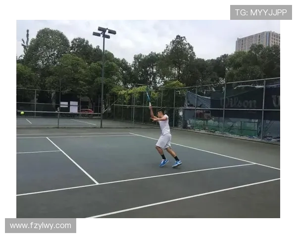 成都网球队以91分领跑邀请赛积分榜展现强劲实力