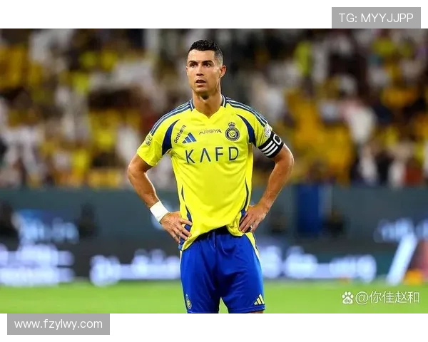 《聚焦足球巨星：从青涩少年到世界舞台的辉煌蜕变》