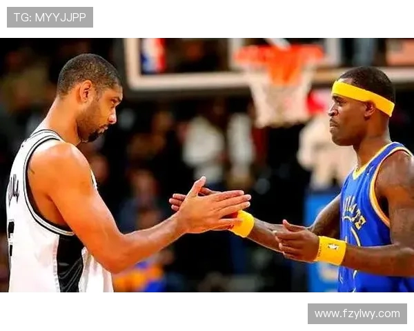 勇士与马刺首场对决精彩回顾球星表现与战术分析一览 勇士与马刺首场对决精彩回顾球星表现与战术分析一览